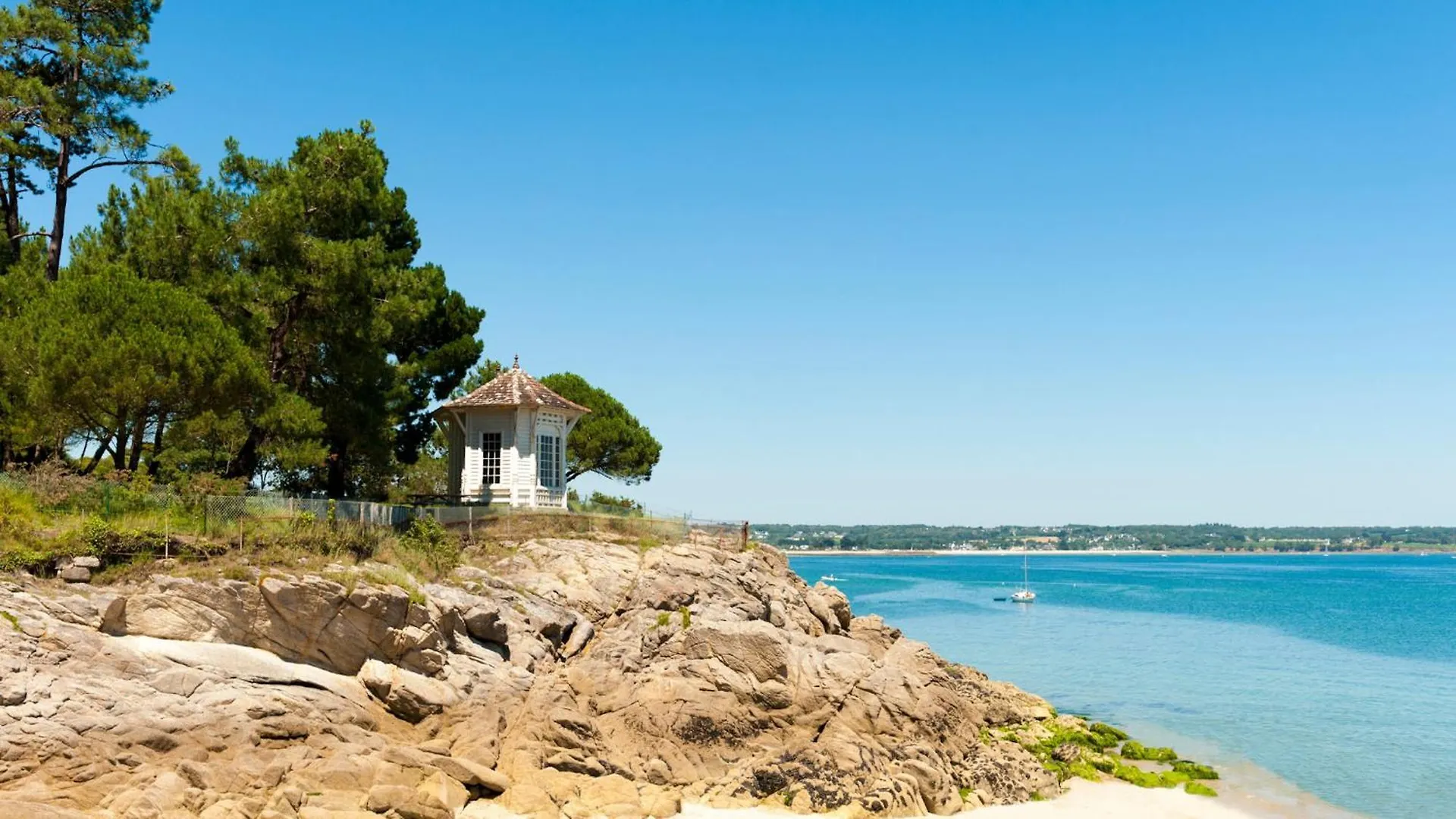Daire Balcon Vue Mer Et Piscine Pour 4 Personnes Fouesnant