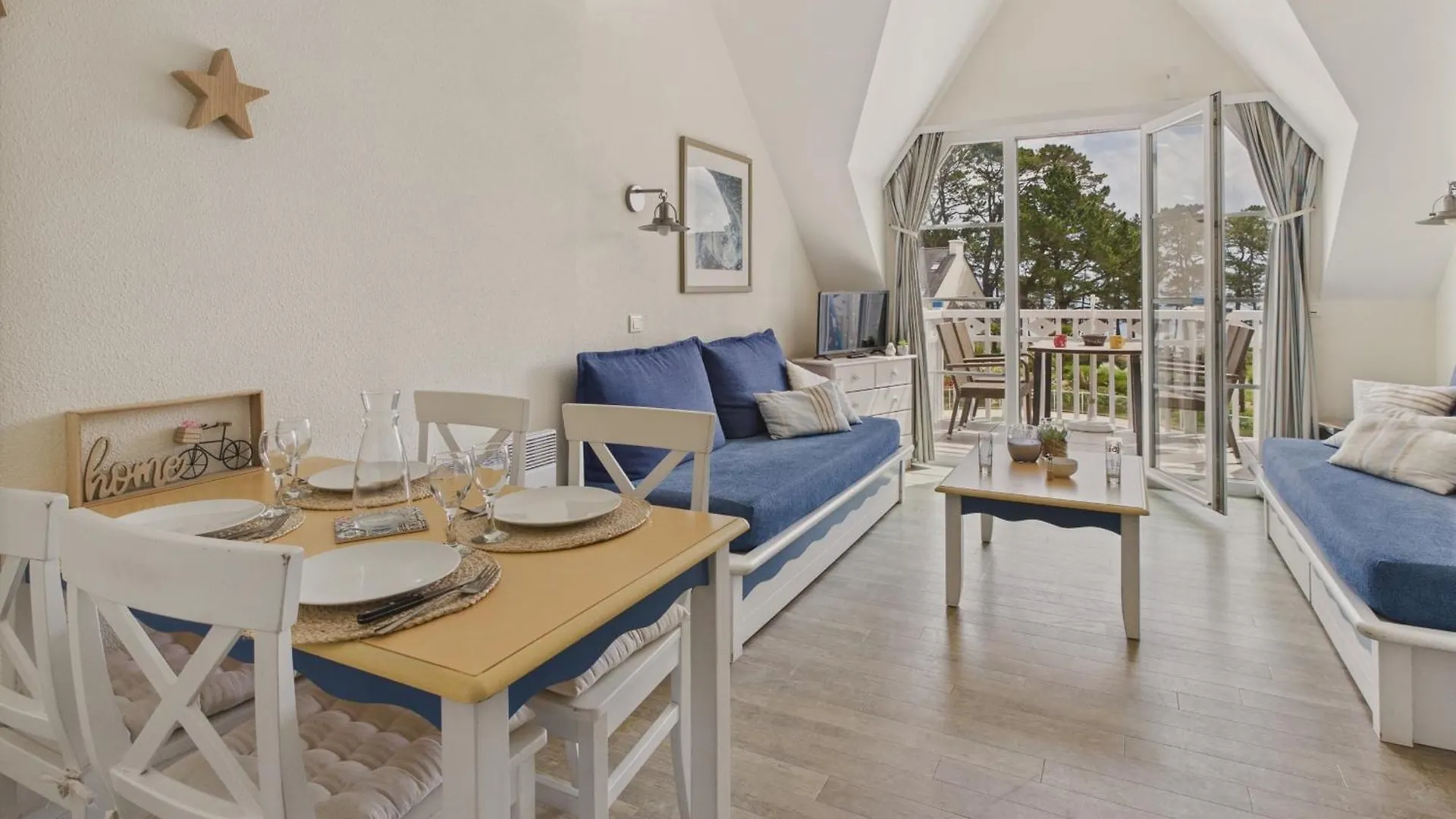 Balcon Vue Mer Et Piscine Pour 4 Personnes Fouesnant