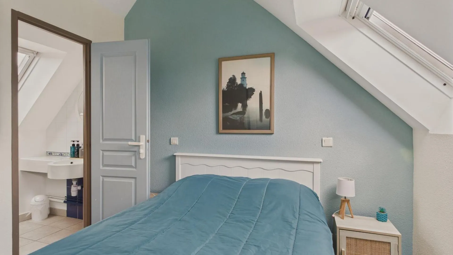 Balcon Vue Mer Et Piscine Pour 4 Personnes Fouesnant 0*,  Fransa