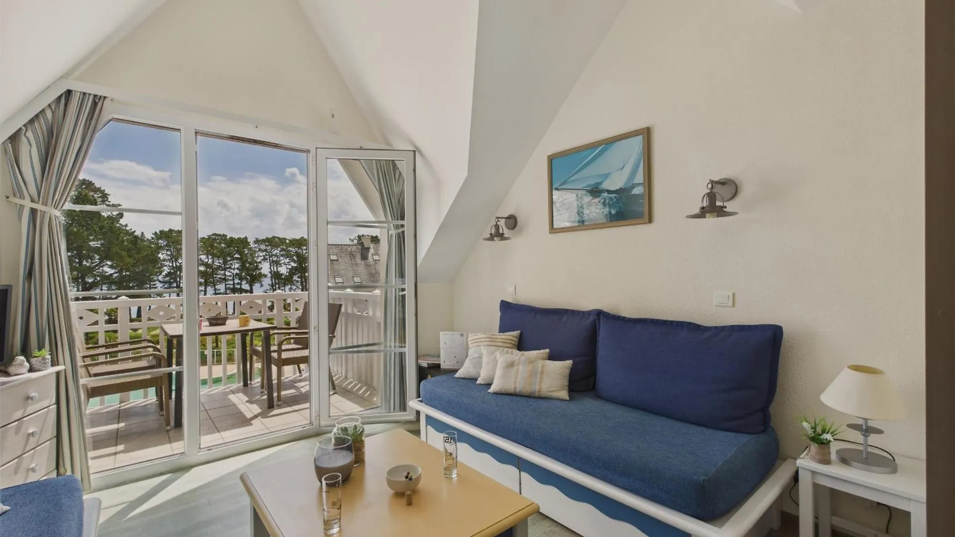 Balcon Vue Mer Et Piscine Pour 4 Personnes Fouesnant Daire